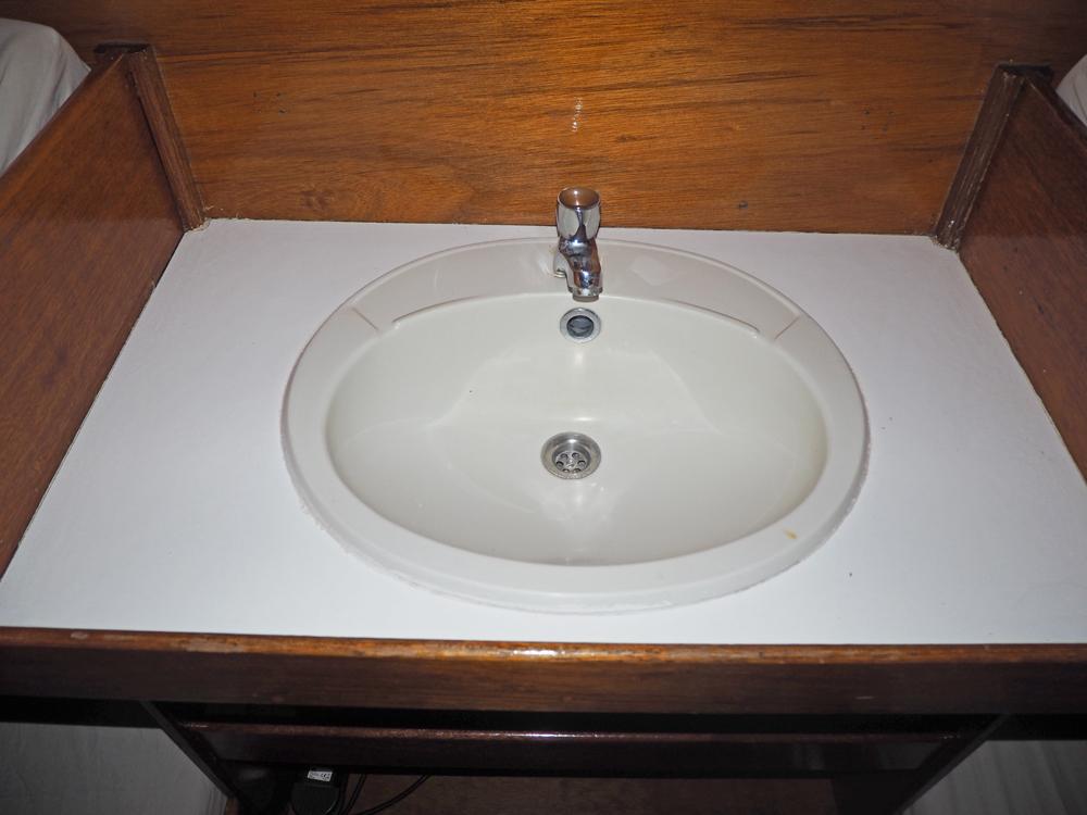 Cabin en avant, H&eacute;bergements